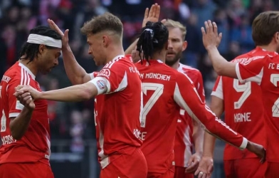 Thắng lợi hủy diệt, Bayern tiến gần ngôi vương