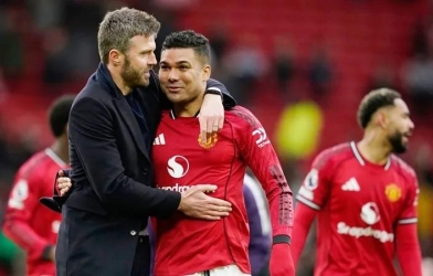 MU quyết tâm tìm người thay thế Michael Carrick