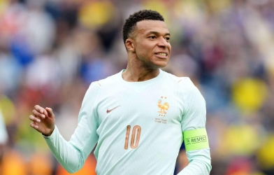 'Mbappe là tiền đạo vĩ đại nhất lịch sử tuyển Pháp'