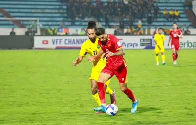 Thua Việt Nam, Malaysia vội 'vá đội hình' bằng cầu thủ gốc châu Âu