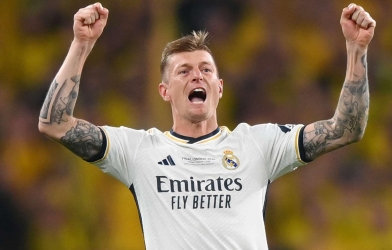 NÓNG: Toni Kroos tái xuất đội bóng vĩ đại nhất châu Âu