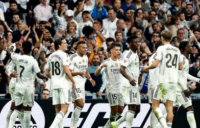 Real Madrid nhận cú sốc lớn trong cuộc đua vô địch với Barca