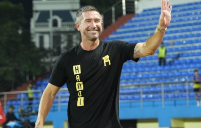 HLV Úc: 'Hà Nội quá mạnh so với Ninh Bình'