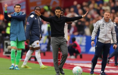 HLV Arteta: 'Đó là quyết định dũng cảm của trọng tài'