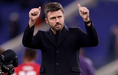 HLV Michael Carrick gửi thông điệp đặc biệt tới fan MU