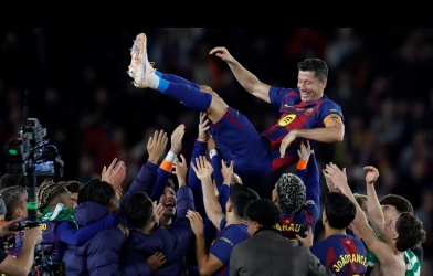 CHÍNH THỨC: Lewandowski nói lời chia tay Barca