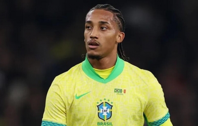 Bị loại khỏi đội tuyển dự World Cup, ngôi sao Brazil lập tức được vinh danh