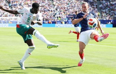 Sao tuyển Pháp chê thẳng mặt sân World Cup 2026