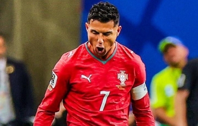 CHÍNH THỨC: Vượt Messi, Ronaldo đi vào lịch sử World Cup