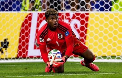 Thủ môn Nhật Bản gây sốt chuyển nhượng sau World Cup 2026