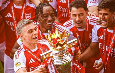 XONG! Arsenal chia tay nhà vô địch Ngoại hạng Anh