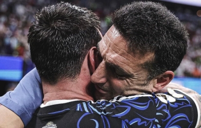 HLV Argentina: 'Messi là cầu thủ vĩ đại nhất lịch sử bóng đá'