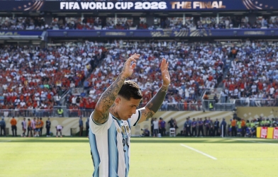 Enzo Fernandez lần đầu lên tiếng sau tấm thẻ đỏ tại World Cup
