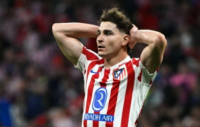 FIFA chính thức vào cuộc, Barca đối mặt rắc rối vì Julian Alvarez