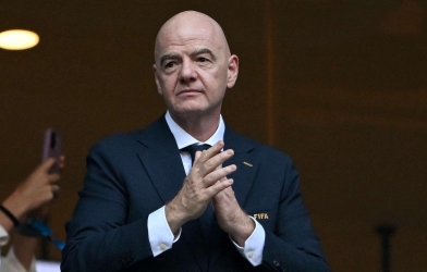 FIFA gửi thư khẩn tới 211 liên đoàn, tuyên bố cứng về Infantino