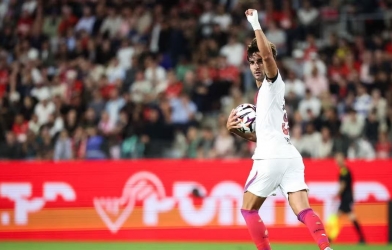Ferran Torres lập cú đúp ngày ra mắt, PSG thoát hiểm ngoạn mục