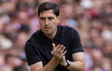HLV Liverpool gửi thông điệp thép tới cầu thủ trước ngày ra mắt Anfield