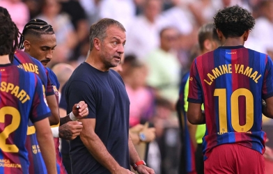 Hansi Flick ra yêu cầu đặc biệt dù Barca đang ghi bàn như máy