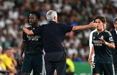 Truyền thông Tây Ban Nha chỉ trích Mourinho sau thảm họa derby