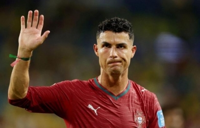 Lộ nguyên nhân Ronaldo nổi giận, Chủ tịch LĐBĐ Bồ Đào Nha phải ra tay