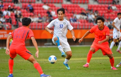 CĐV Trung Quốc vỡ òa sau khi giành HCĐ ASIAD 2026