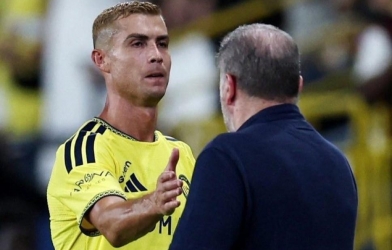 HLV Al Nassr nói điều bất ngờ về Ronaldo sau bàn thắng 980