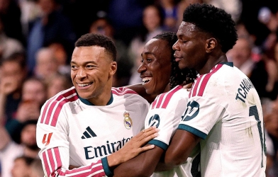 Chủ tịch Barca gây bão trước El Clasico với phát ngôn về Mbappe