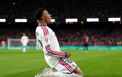Mbappe phá kỷ lục, Barca trở thành 'con mồi' ưa thích