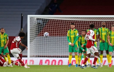 Arsenal hạ gục West Brom trong trận cầu toàn siêu phẩm