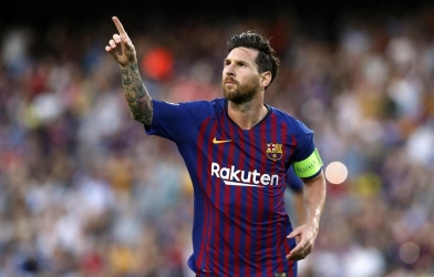 Messi chính thức xô đổ kỷ lục đáng tự hào của Ronaldo