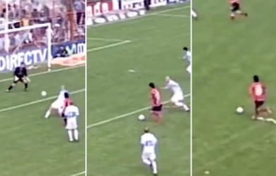 Sergio Aguero solo hơn nửa sân, ghi 'bàn thắng vĩ đại' như Messi và Maradona