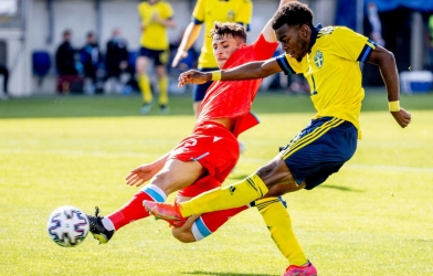 CHÍNH THỨC: MU ký hợp đồng 5 năm với ngôi sao chạy cánh