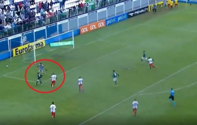 Mục tiêu của Real và Liverpool ghi bàn thắng 'kỳ diệu' ở tuổi 15