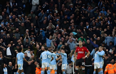 Man City lội ngược dòng thành công trước Man United trong trận derby Manchester thứ 192