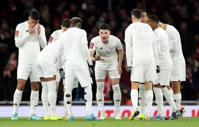 Lý do đặc biệt khiến Arsenal và Man Utd không mặc đồ đỏ tại vòng 3 FA Cup