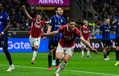 AC Milan đè bẹp Inter, tiến vào chung kết Coppa Italia sau 21 năm