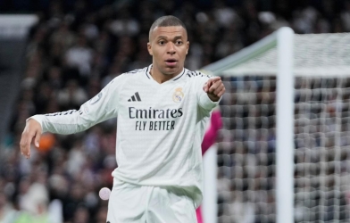 Mbappe khiến Real Madrid lo sốt vó
