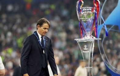 HLV Inter Milan ra đi sau trận thua đậm PSG?