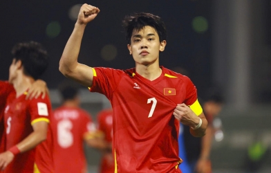 Đình Bắc mua xe tặng bố, xây nhà cho mẹ ở tuổi 22