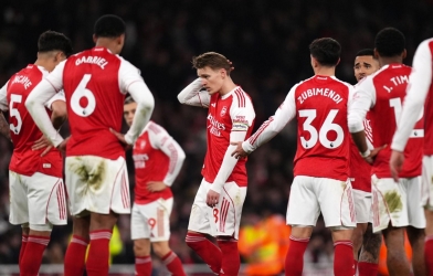MU khiến Arsenal phải muối mặt ở Ngoại hạng Anh!