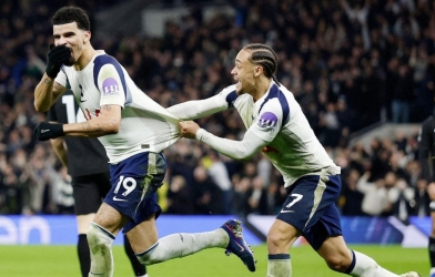 Man City dẫn trước 2 bàn vẫn mất điểm, tự tay dâng cúp cho Arsenal?