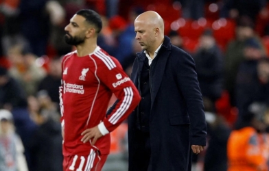 HLV Slot: 'Trọng tài đã đã cướp đi chiến thắng của Liverpool'