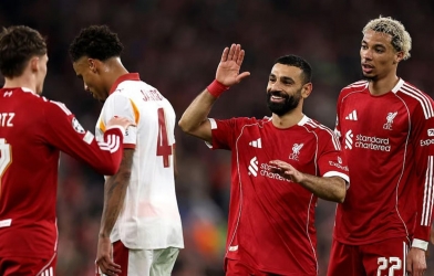Salah rực sáng, Liverpool đè bẹp Galatasaray để giành vé tứ kết