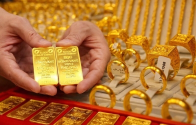 Giá vàng hôm nay 7/4: Vàng miếng lao dốc không phanh