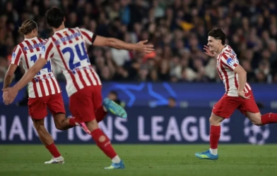 Trực tiếp Barcelona 0-1 Atletico Madrid: Đôi công rực lửa
