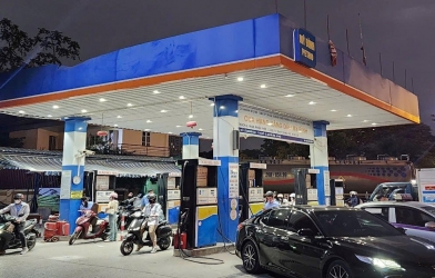 Giá xăng dầu hôm nay 16/4: Giá dầu leo thang, nguồn cung tiếp tục bất ổn