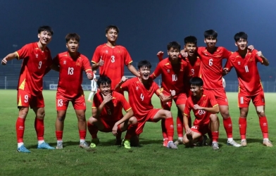 CĐV Lào: 'Người anh em Việt Nam hãy vô địch để báo thù cho chúng tôi'