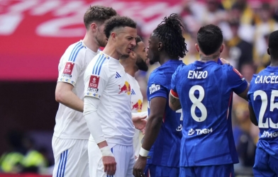 Tranh cãi dữ dội trận Chelsea vào chung kết FA Cup