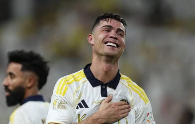CHÍNH THỨC: Ronaldo đi vào lịch sử khi vô địch cùng Al Nassr