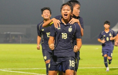 CĐV Thái đồng loạt réo tên Việt Nam khi hạ U19 Malaysia, vào bán kết